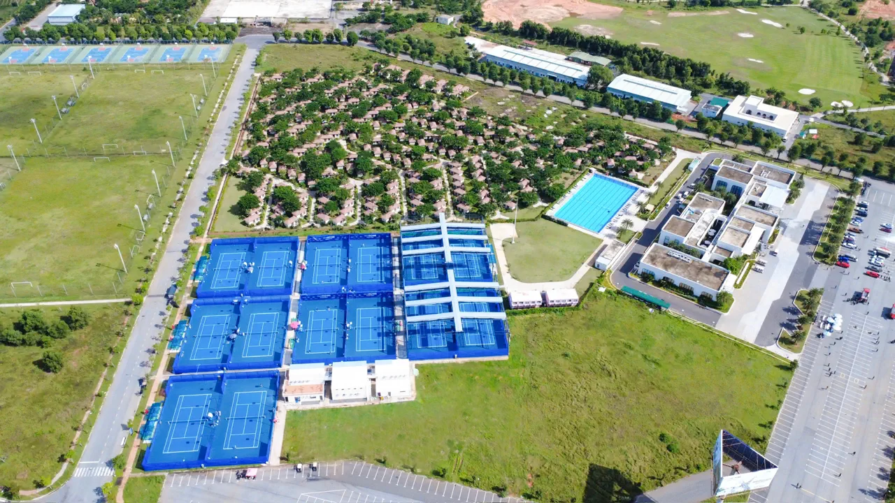 Cụm sân tennis